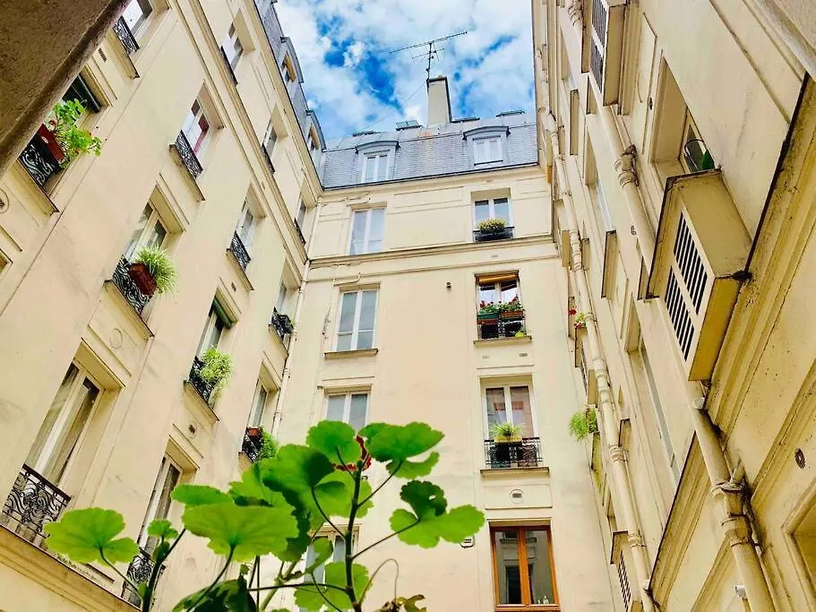 Artist Designed Flat In Central Area Montparnasse 아파트 파리